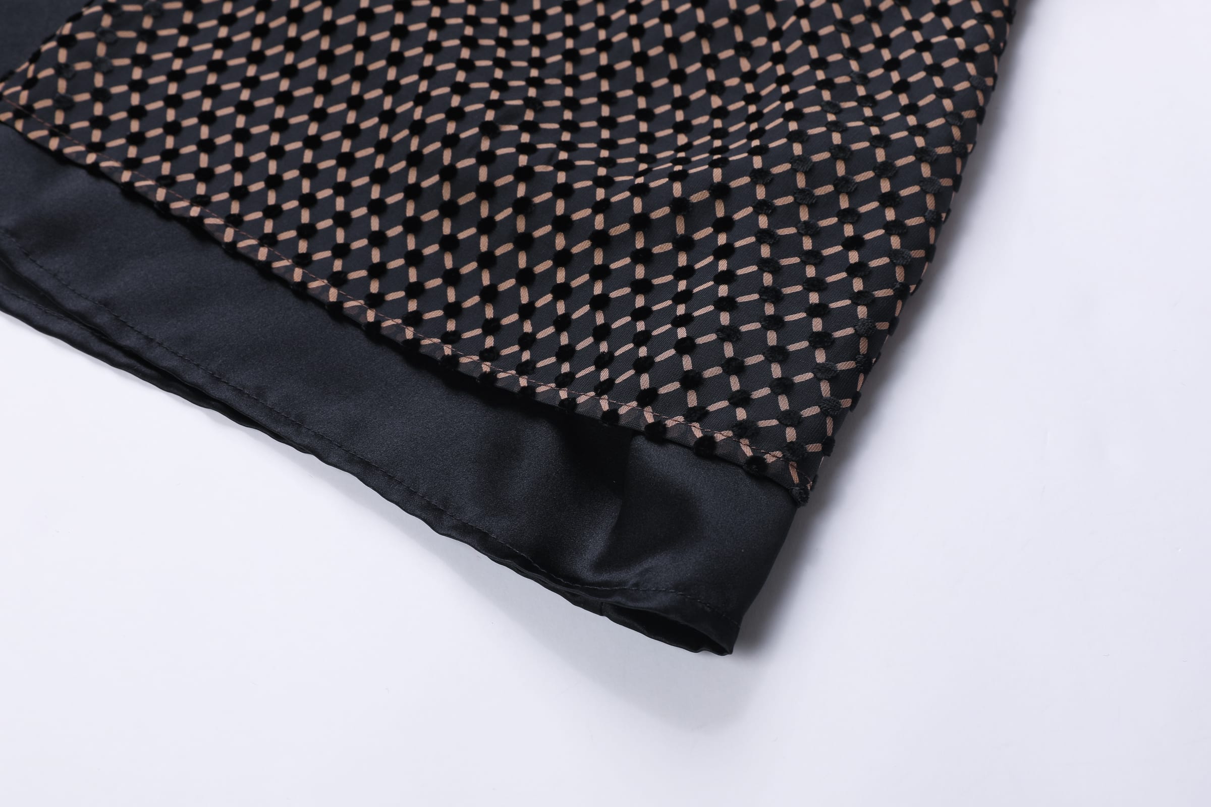 Gilded Pinecone Abaya - image 7